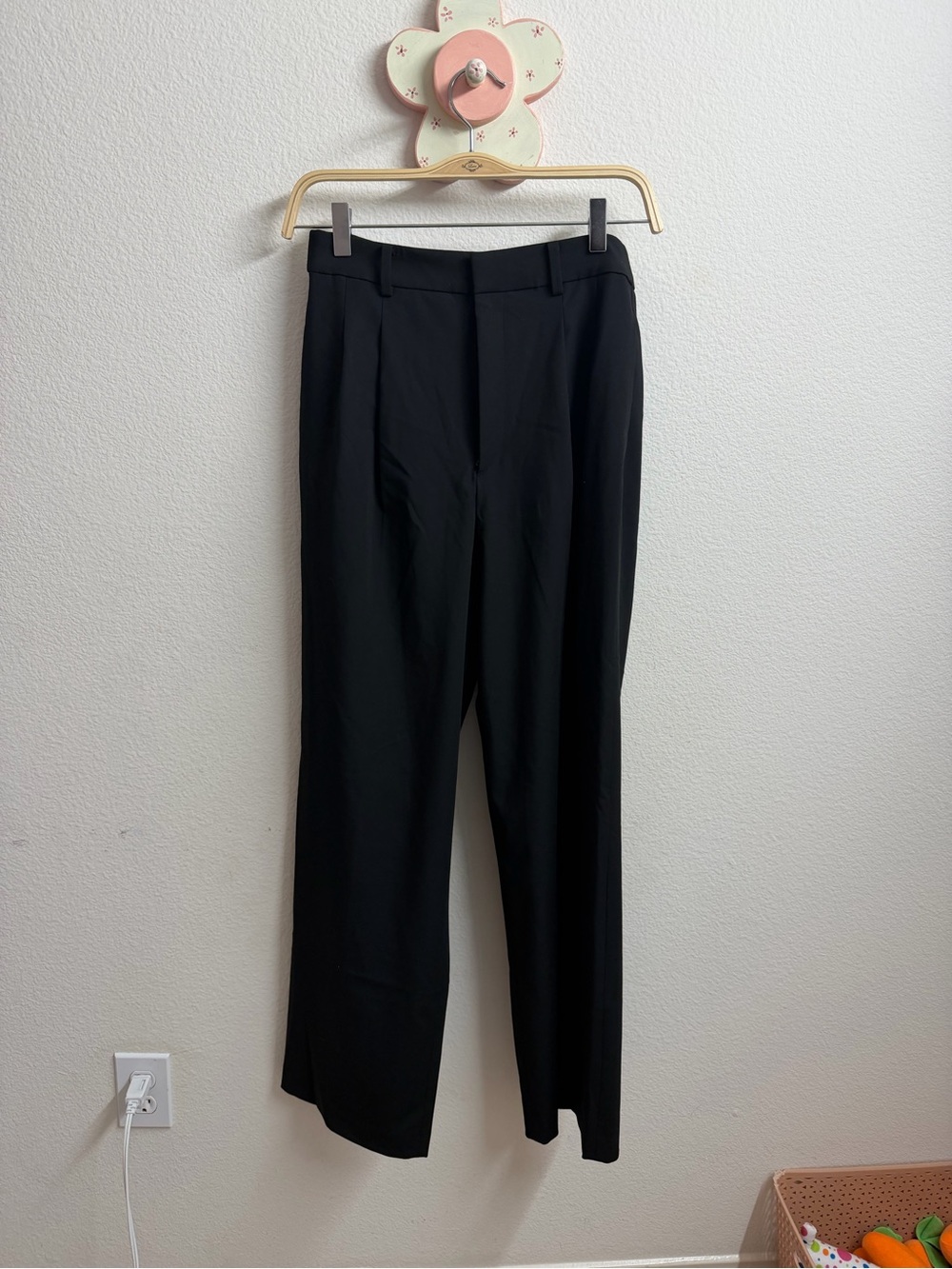Uniqlo Black Women's Straight Dress Pants